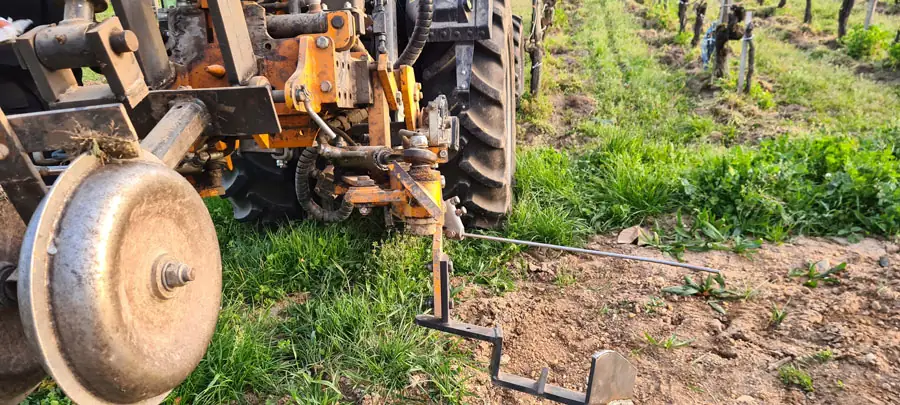 Le Travail du Sol en Vigne : Pratiques, Outils et Implications, avec l&rsquo;Expertise de Laurent Giraud